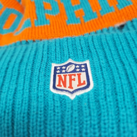NEW 2020 NFL NEW ERA ON FIELD SIDELINE BEANIE - Miami Dolphins - Picture 4 of 5